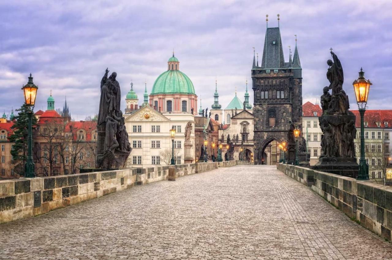 Quiet Apartment With Balcony Charles Bridge Prague Exterior photo